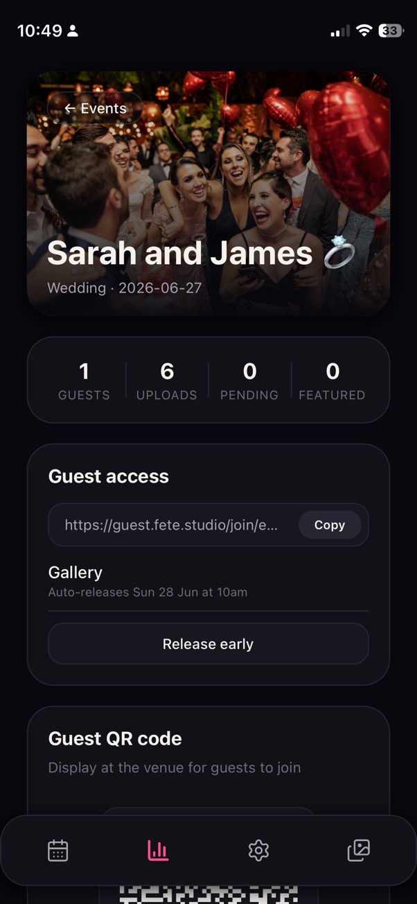 Event overview showing event name, guest count, upload stats and guest access link